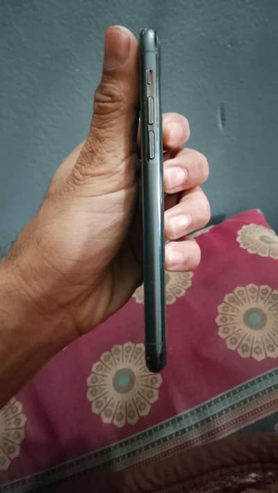 iphone 11pro max battery health 82 %