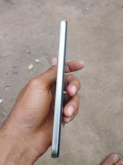 vivo y16 4 gb ram or memery 64