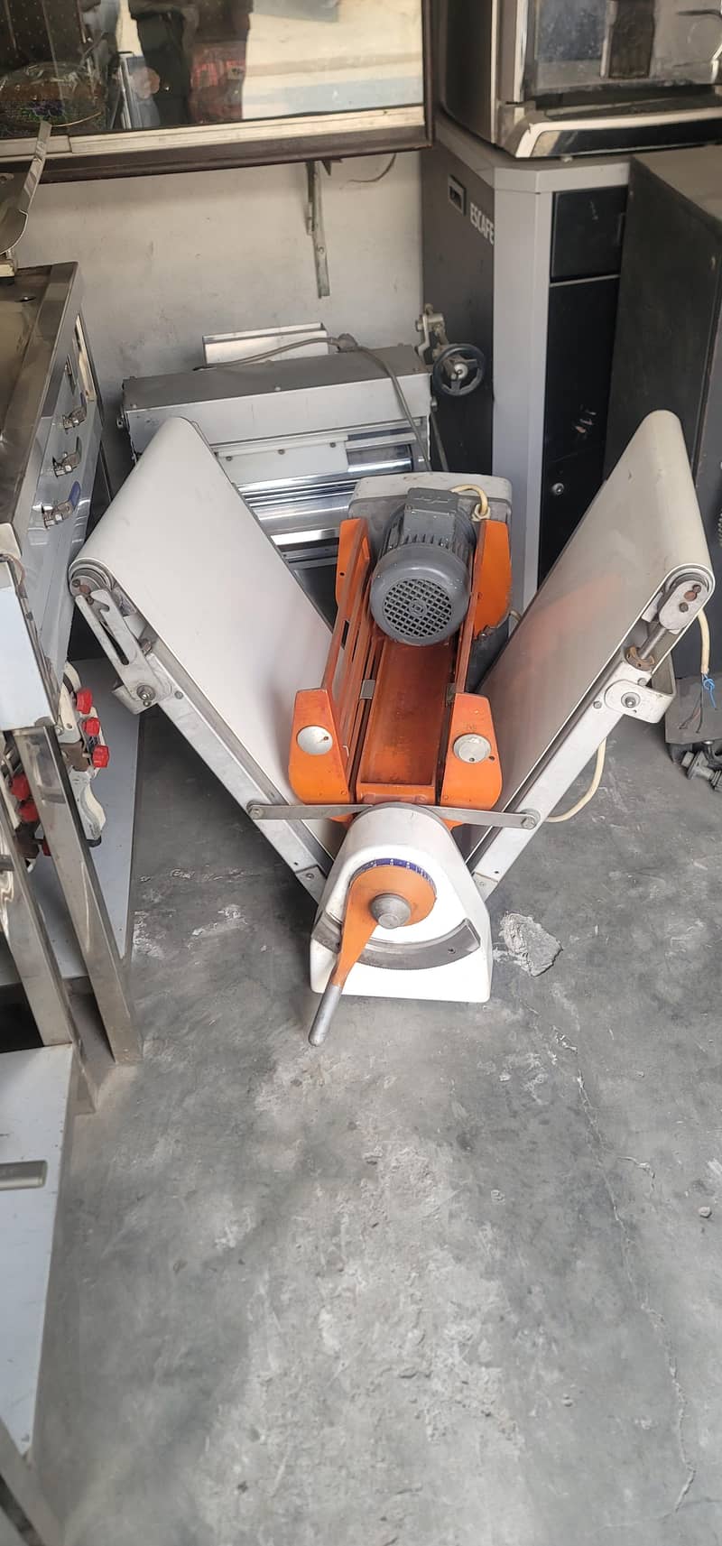 doughsheeter/ sheeter/ roller 13