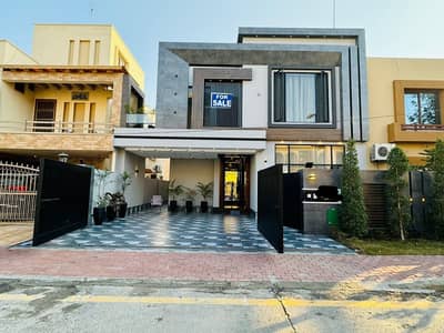 10 MARLA LUXURY HOUSE FOR SALE IN GHAZNVI BLOCK BAHRIA TOWN LAHORE