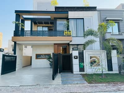 A BEAUTIFUL 10 MARLA HOUSE FOR SALE IN QUIAD BLOCK BAHRIATOWN LAHORE