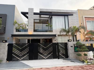 10 MARLA ULTRA LUXURY MODREN HOUSE FOR SALE IN GULBAHAR BLOCK SECTOR C BAHRIA TOWN LAHORE