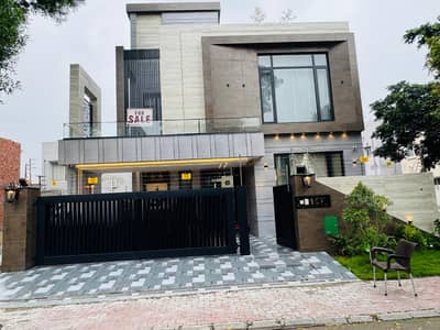 10 MARLA BEAUTIFUL HOUSE FOR SALE IN TALHA BLOCK BAHRIA TOWN LAHORE