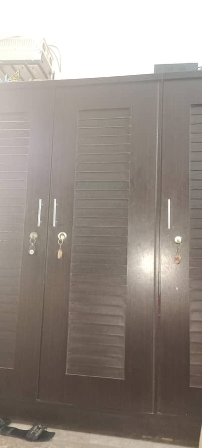 3 almari and divider for sale