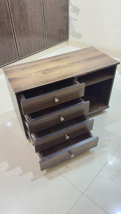 t v trolley for sale almost new slightly used, condition 10/10