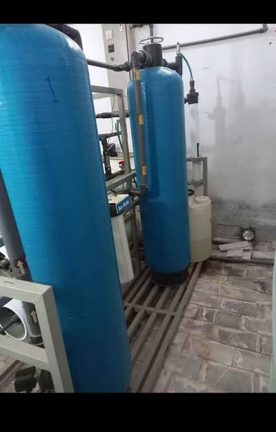 2Ton water purification factory along with one suzuki van for supply