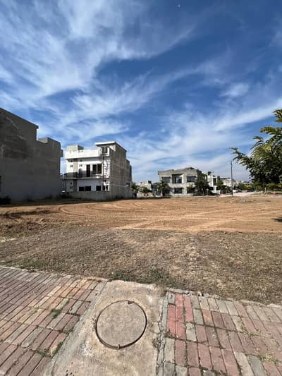 Sector: I, 5 Marla old plot for sale Bahria enclave Islambad