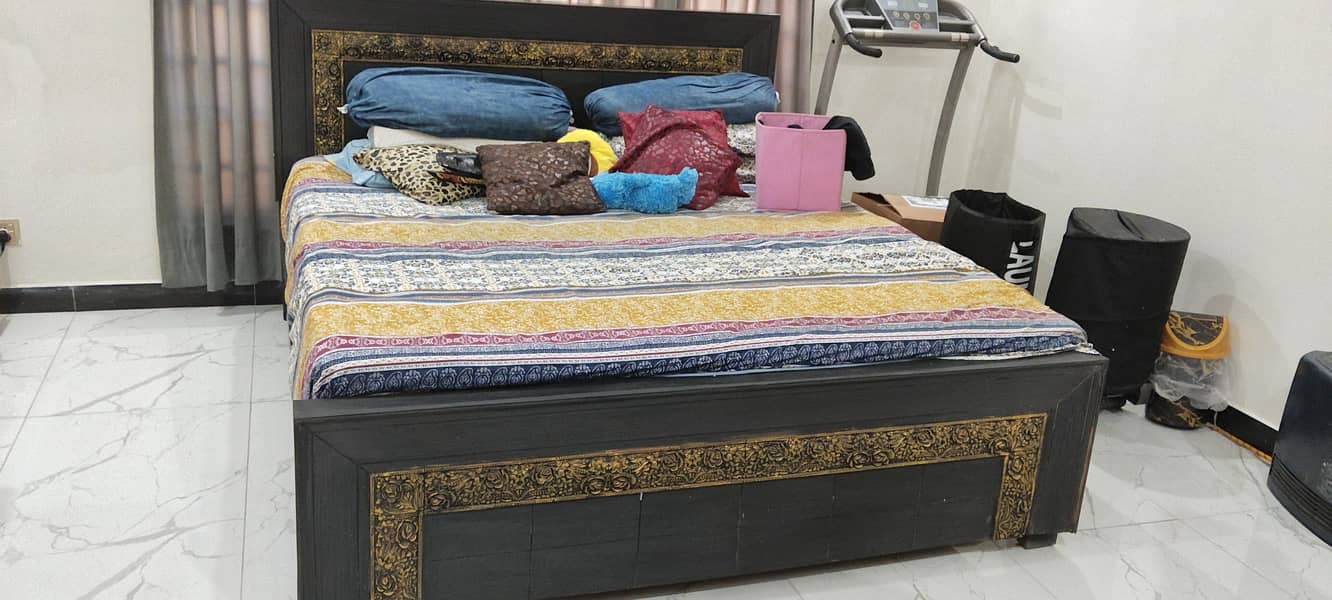 Double Bed with side tables & dressing table 0