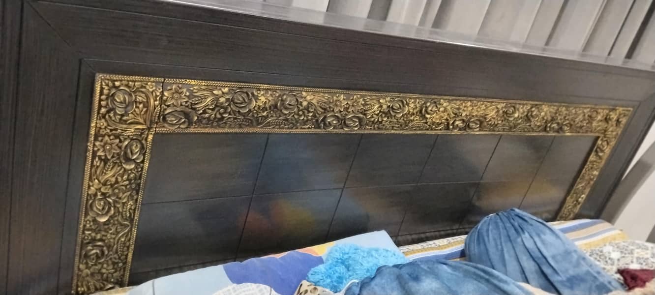 Double Bed with side tables & dressing table 2