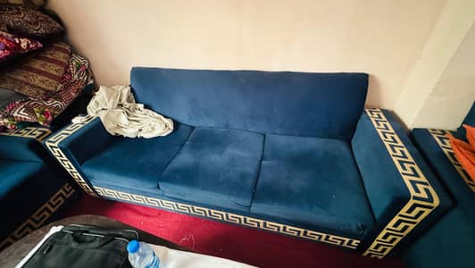 sofa for sell