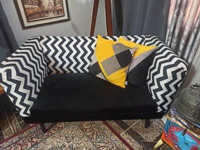 2 & 3 seater sofa set with table