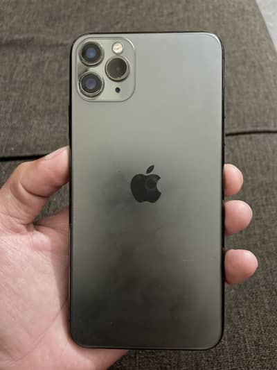 iPhone 11 pro max. 512gb. FU sim working.