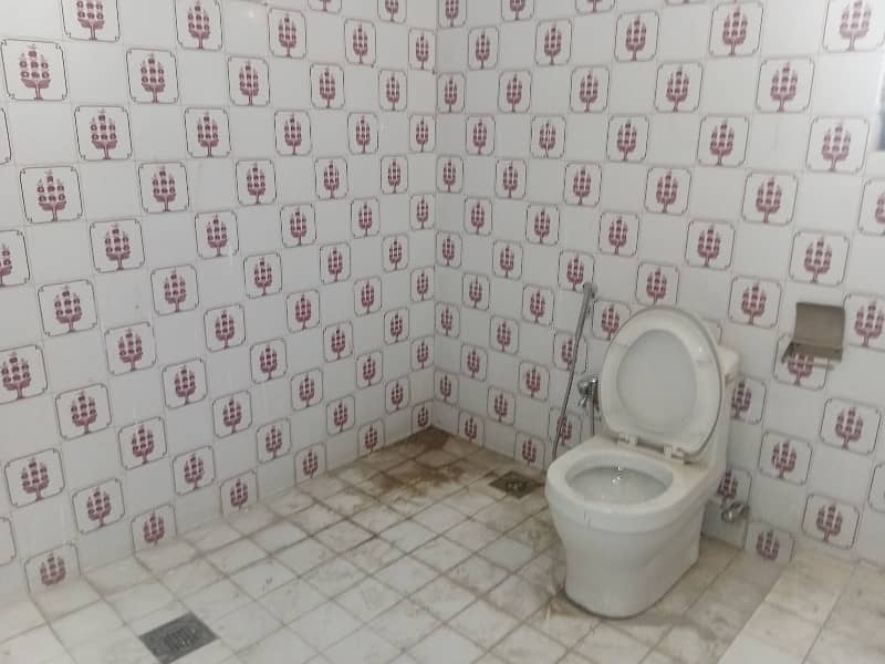 LOWER PORTION FOR RENT 17