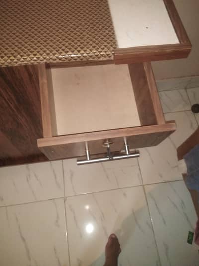 New iron stand urgent sale