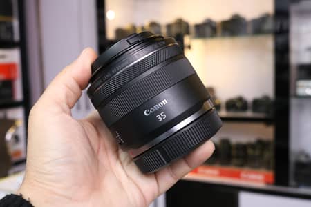 Canon RF 35mm 1.8 Macro IS STM