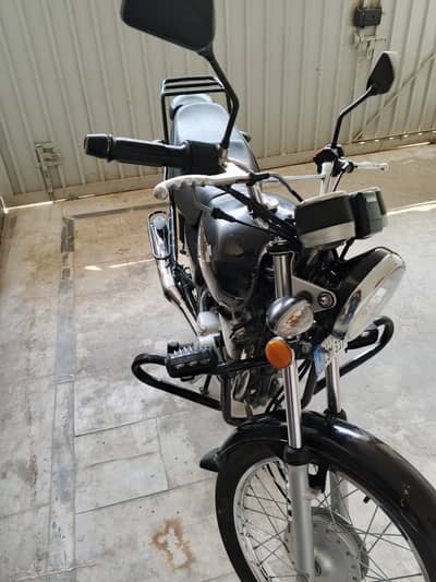Suzuki 150 gs 2024