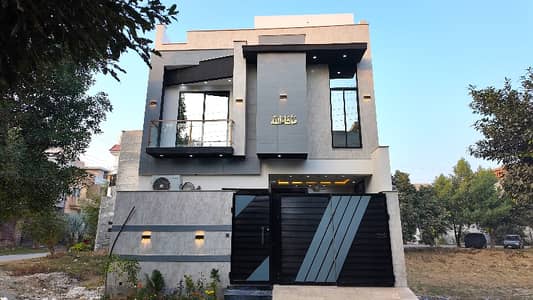 A House Of 5 Marla In Rs. 28000000