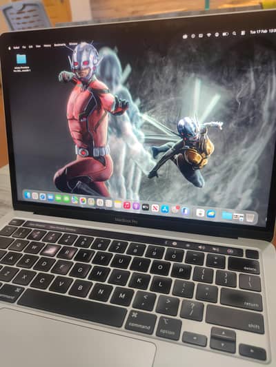MacBook pro core i5 16gb ram 512 SSD 13inch touch bar touch id 2020