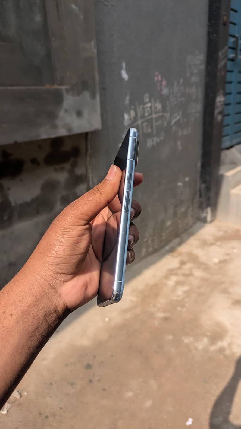 google pixel 8 pro 2