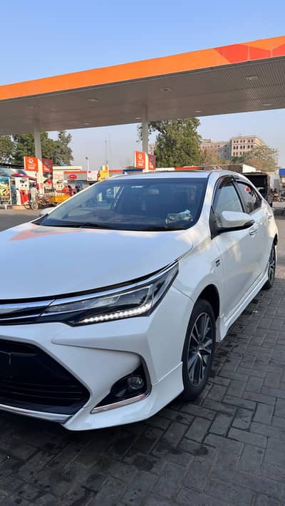 Toyota Altis Grande 1.8 Black Interior