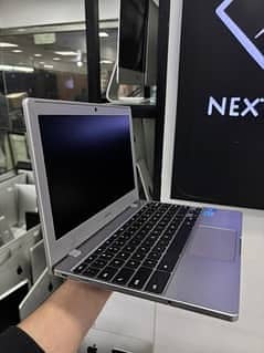 Samsung Chromebook | 4GB RAM | 32GB SSD | Best Budget Laptop