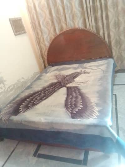 SOLID WOODEN QUEEN SIZE DOUBLE BED