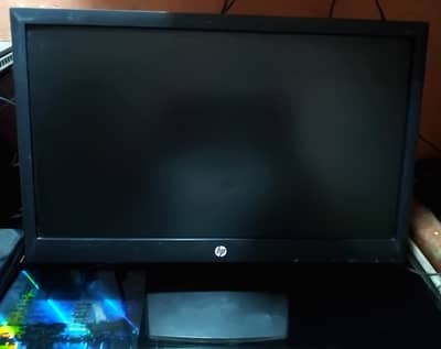 HP19" fresh & Accer 19" line on screen but perfect inworking all clea