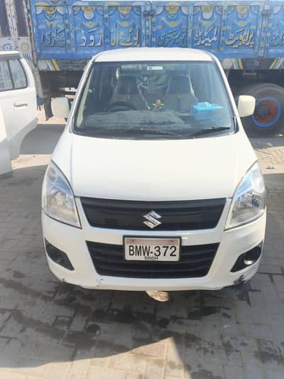 السلام علیکم ویگونر گاڑی وی ایکس ار اندر سے سیل پیک ہے باہر سے ٹچنگ ہے