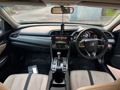 Honda Civic 2017/18 | All Genuine | Lahore Registered