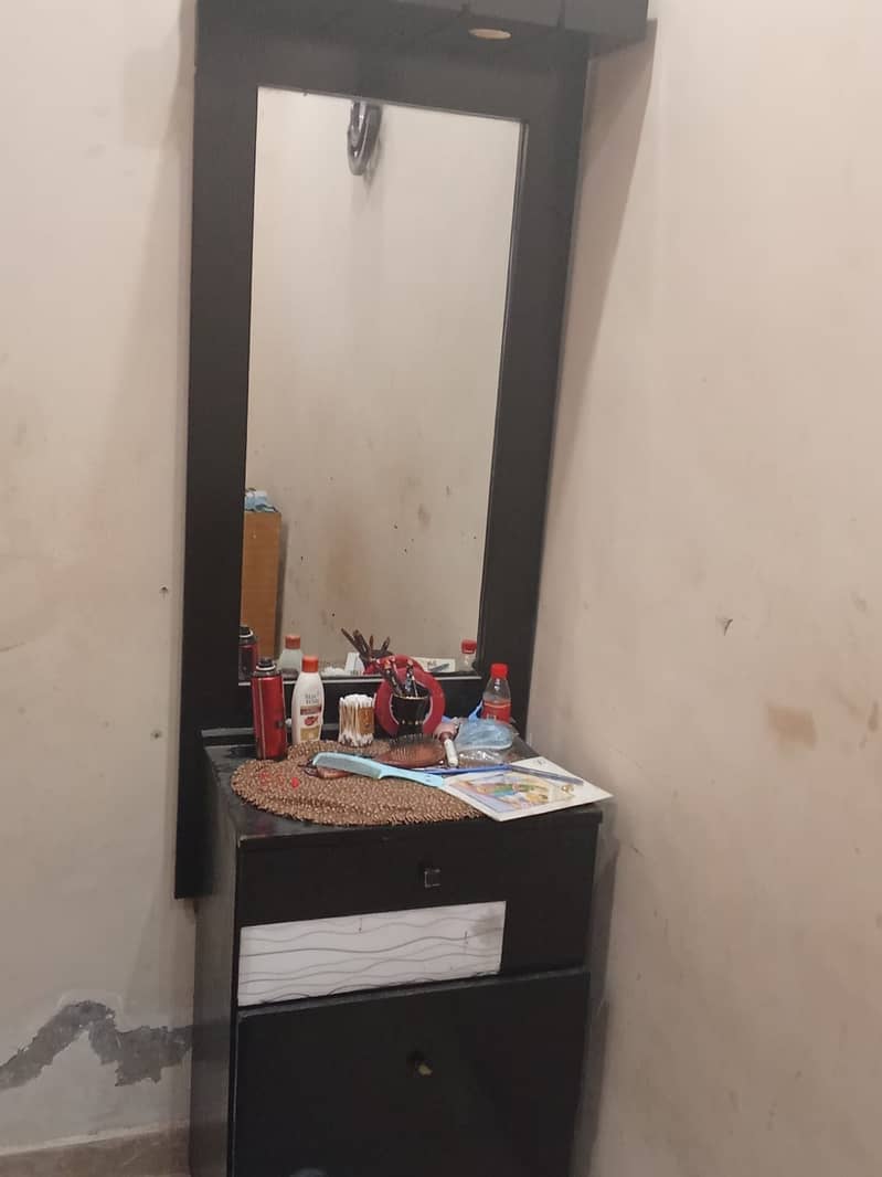 dressing table 0