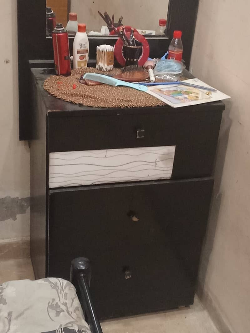 dressing table 1
