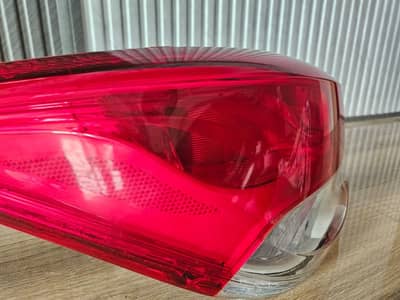 alsvin back left light