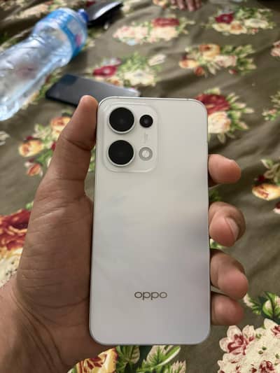 Oppo reno 13 5g one hand used just new