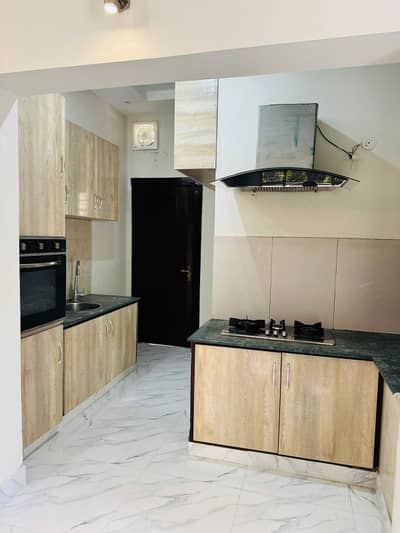 5 MARLA HOUSE NEAR TO JALALSONS AND DOLMEN MALL