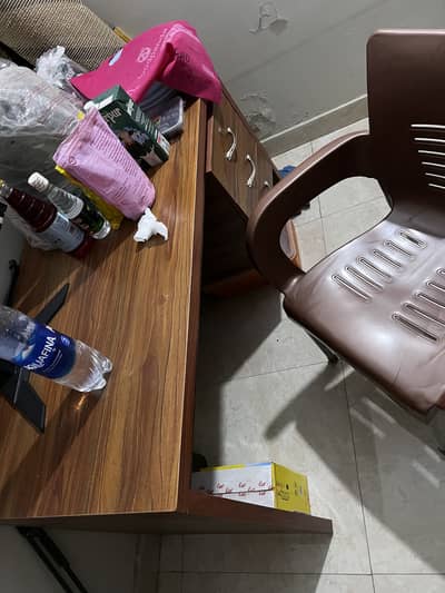 New condition. Strong. Computer table. Office table