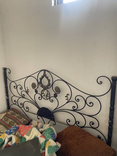 Iron bed set