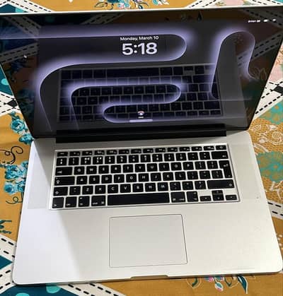 MacBook pro 2015 Mid 15 inch 500GB SSD 16GB Ram 2GB Graphics card
