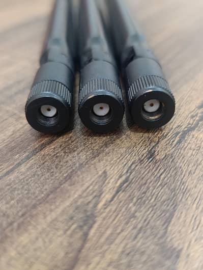 ~9-12 dbi 2.4GHz WiFi Antenna - For Routers, etc