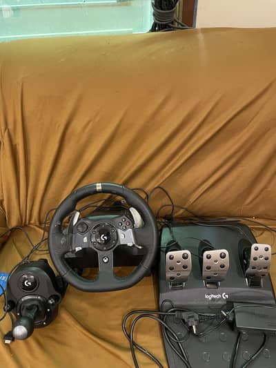 *LOGITECH G20 Racing Wheel With Shifter & Pedals Excelent Condition*