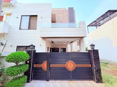 Beautiful 5 Marla Solar House Near To Main Boulevard For Sale