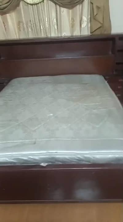 BED / ROOM BED/ WODDEN BED