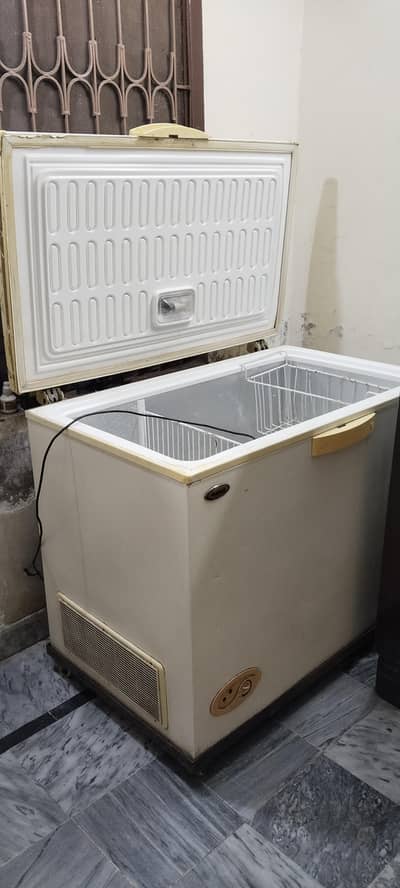 Waves Freezer Available For Sale With Perfect Working. . .