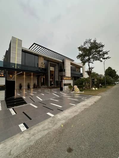 6-BED FULLY FURNISHED LUXURY HOME WITH POOL IN PRIME DHA PHASE 6