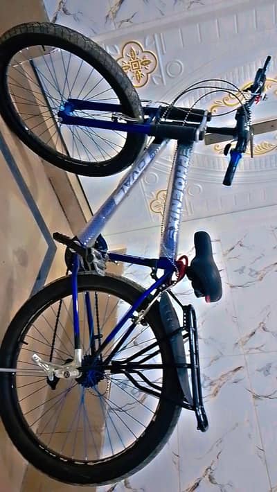 Almost New Blue Sports Cycle – Strong & Stylish