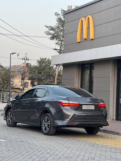 Toyota Corolla Altis Grande CVT-i 1.8 2018