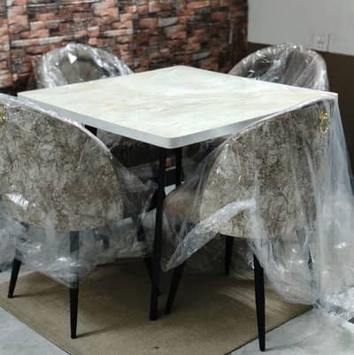 4 seater dinning table