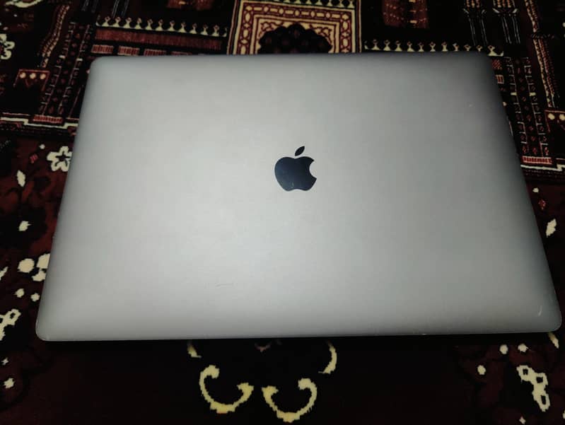 MacBook pro 2016 3