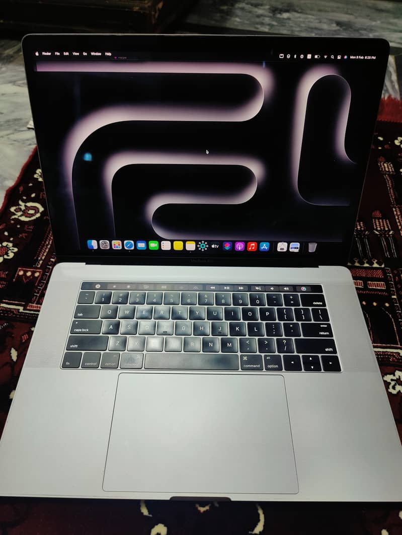 MacBook pro 2016 8