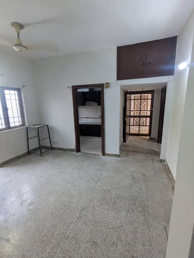 G-11/4 D-Type Flat First Floor Available For Rent