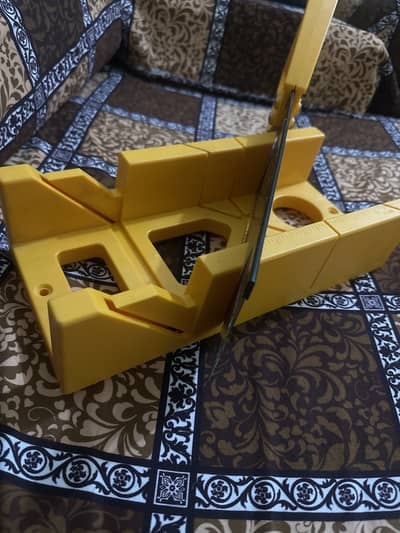 Miter box 90digree and 45 digree cutting